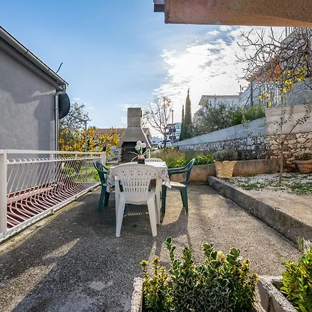 S&g Leko-4 By Interhome